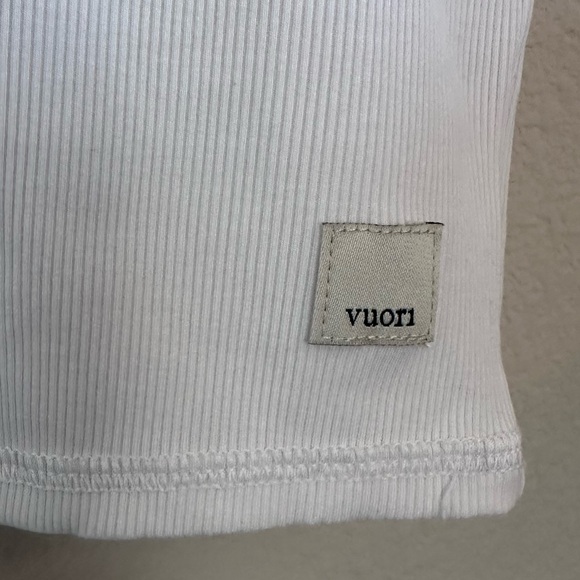 Vuori Women’s Pose Fitted Tee Short Sleeve Top Sz L White VW169 Athleisure - Picture 5 of 10